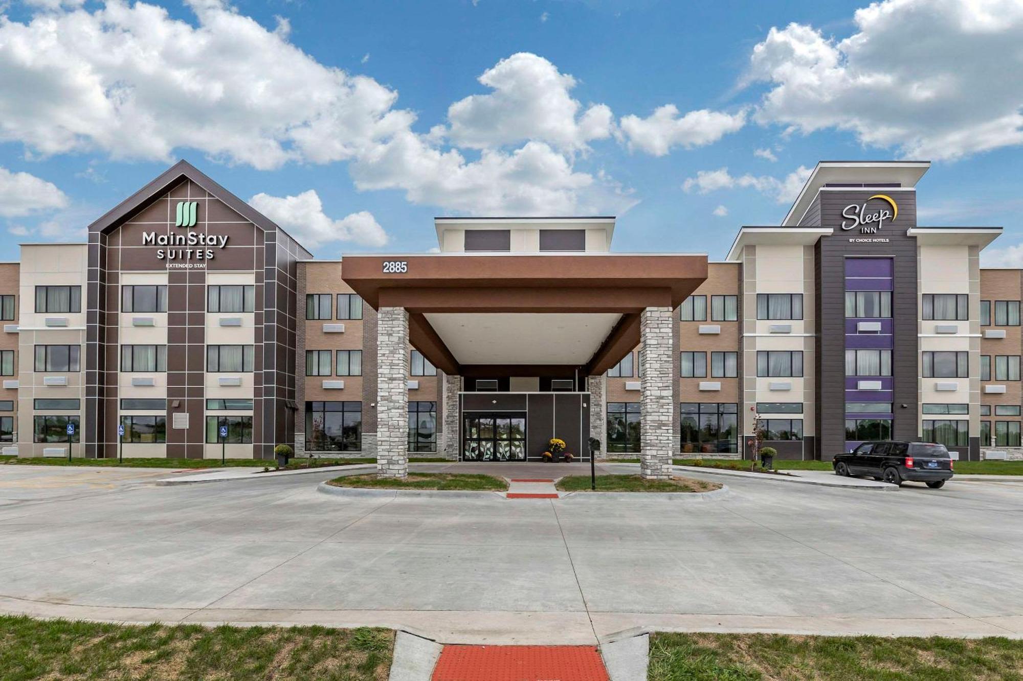 Sleep Inn & Suites Milwaukee-Franklin Franklin  Exterior photo